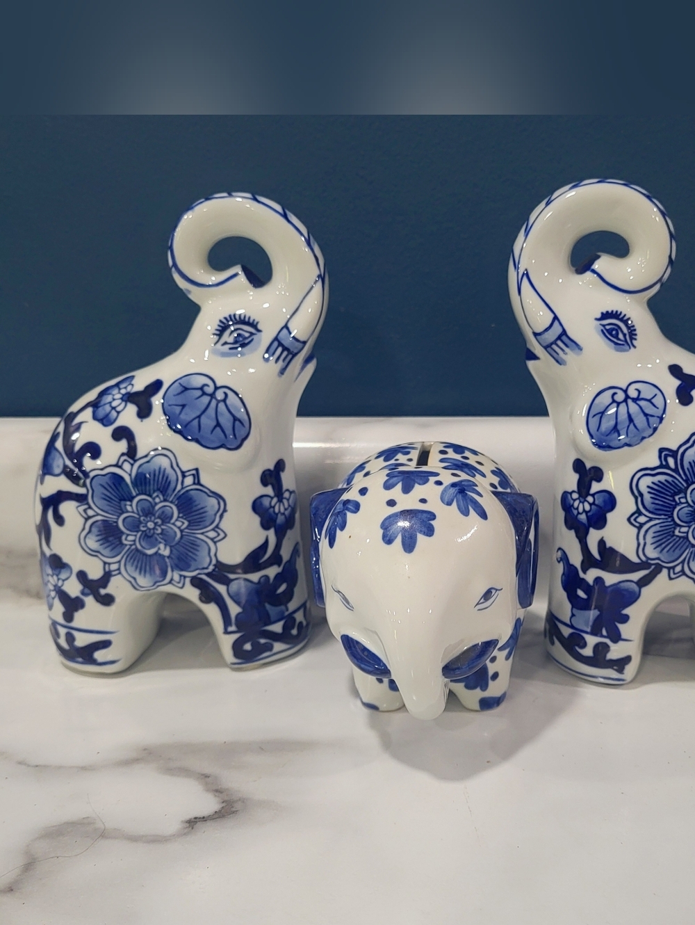 Vintage Blue White Chinoiserie Porcelain Elephant Figurines Set of 3 Coin Bank
